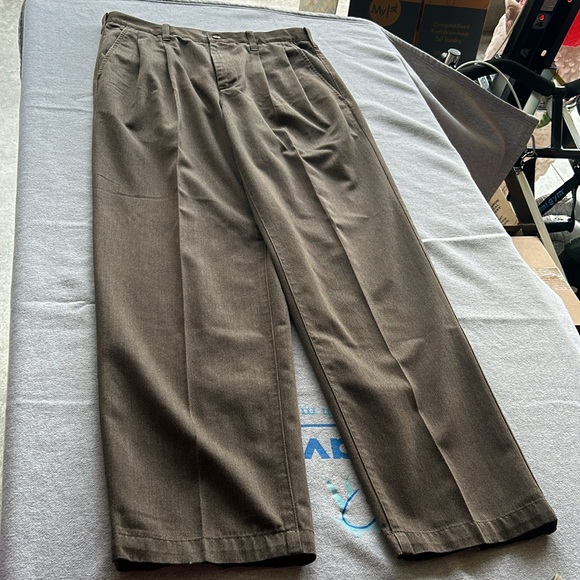 2 for 1 price: Cambridge Classics men’s pleated regular fit khakis. Size 32x32. - Picture 5 of 13